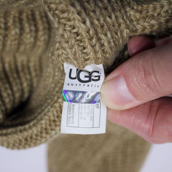 UGG Australia Cardy Beige Knit Button Up Sweater Winter Snow Boots Women Size 7 - Picture 13 of 15